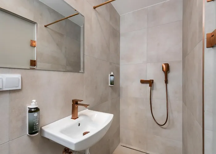 Volare Balice 호텔 *