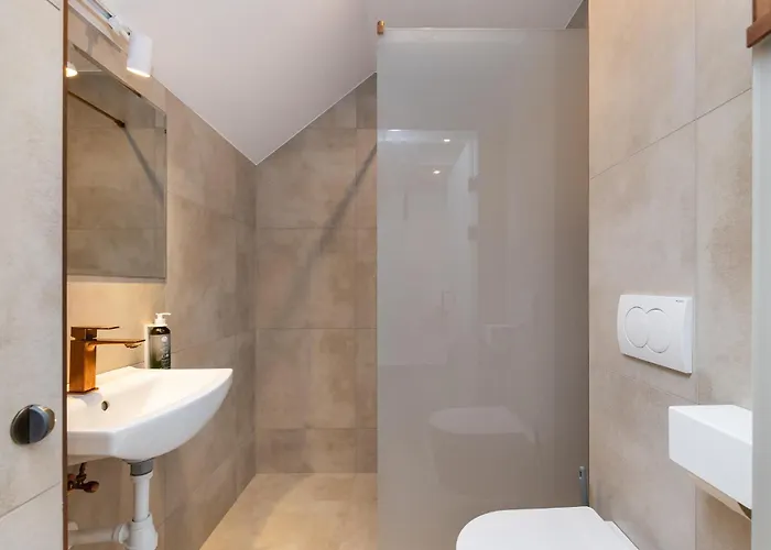 Volare Balice 호텔 Cholerzyn