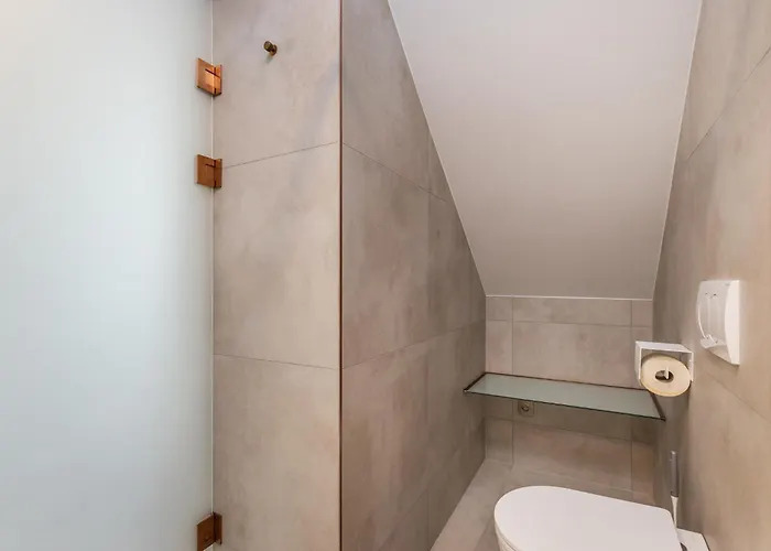 Volare Balice 호텔 *